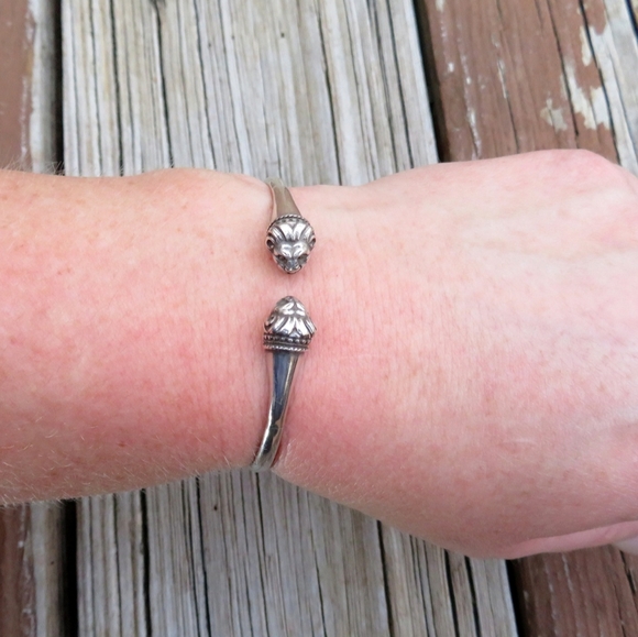 SOLD Vintage 800 Sterling Lion Head Cuff Bracelet - Picture 2 of 7